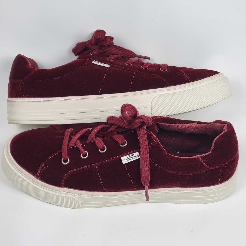 London Underground Madeley Maroon Velvet Lace-up Sneaker, EUC, size 8